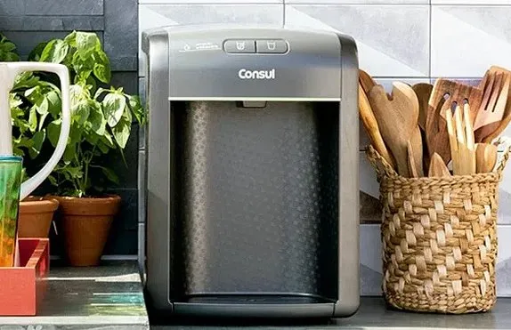 A adoção de um purificador de água gelada pode trazer benefícios financeiros significativos para os consumidores. Nesta purificador de água gelada consul menor preço seção, exploraremos experiências reais de usuários, comparações de custos com outras marcas e uma análise detalhada do custo-benefício a longo prazo. Esses aspectos são fundamentais para entender como esse equipamento pode se tornar uma escolha econômica e saudável.Depoimentos de usuários satisfeitosDiversos usuários relatam experiências positivas com o purificador de água gelada Consul. Um purificador de água gelada consul menor preço cliente, por exemplo, destacou a economia notável em comparação com a compra de água mineral. Ele mencionou que, em apenas seis meses de uso, conseguiu economizar cerca de R$ 300,00 ao substituir as garrafas de água. Outro depoimento enfatizou a praticidade e a qualidade da água, que é sempre fresca e gelada, eliminando a necessidade de armazenamento de garrafas em casa. Esses relatos demonstram como o purificador de água gelada Consul não apenas oferece conforto, mas também contribui para uma economia real no orçamento familiar.Comparação de custos com outras marcasAo comparar o purificador de água gelada Consul com outras marcas, os resultados são favoráveis. Enquanto purificador de água gelada consul menor preço muitos modelos de concorrentes apresentam preços mais elevados e custos de manutenção altos, o Consul se destaca pela relação custo-benefício. A pesquisa de mercado revela que, em média, o custo mensal de manutenção do purificador Consul é 20% menor do que o de outras marcas populares. Isso se deve ao menor preço dos refis e à eficiência energética do aparelho, que consome menos eletricidade. Assim, a escolha pelo purificador de água gelada Consul se traduz em economia sem comprometer a qualidade.Análise de custo-benefício a longo prazoA análise do custo-benefício desse purificador é bastante favorável. Considerando purificador de água gelada consul menor preço um período de cinco anos, o investimento inicial é rapidamente compensado. Com a economia gerada pela não necessidade de comprar água mineral e os menores custos de manutenção, o retorno sobre o investimento torna-se evidente. Além disso, a durabilidade e a qualidade do purificador garantem que o usuário tenha acesso a água purificada por um longo período. Os dados indicam que, ao longo de cinco anos, a economia total pode ultrapassar R$ 1.500,00, reforçando a ideia de que o purificador de água gelada Consul é uma escolha inteligente e econômica para o dia a dia.Com essas informações, fica claro como o purificador de água gelada Consul pode ser uma solução vantajosa tanto em termos de saúde quanto de economia. Na próxima purificador de água gelada consul menor preço seção, abordaremos as características que fazem desse aparelho uma opção de destaque no mercado.Melhores Práticas para Aproveitar ao Máximo seu Purificador de Água Gelada ConsulUtilizar um purificador de água gelada Consul de maneira eficiente é essencial para garantir sua funcionalidade e prolongar a vida útil do produto. Nesta purificador de água gelada consul menor preço seção, abordaremos dicas valiosas sobre como usar o aparelho corretamente, cuidados na instalação e práticas que asseguram sua durabilidade. Ao seguir essas orientações, você poderá desfrutar de água gelada de qualidade por muito mais tempo.Dicas de uso eficientePara maximizar a eficiência do seu purificador, é importante ajustar a temperatura da água de acordo com suas preferências. Mantenha purificador de água gelada consul menor preço a máquina em um local arejado e evite expor o aparelho à luz solar direta, o que pode afetar seu desempenho. Além disso, é recomendável realizar a manutenção periódica do filtro, garantindo que a água esteja sempre purificada. Lembre-se de que o purificador de água gelada Consul é uma excelente opção para quem busca qualidade e economia, especialmente quando se considera o menor preço disponível no mercado.Cuidados na instalaçãoA instalação correta do purificador é fundamental para seu funcionamento adequado. Certifique purificador de água gelada consul menor preço-se de que o local escolhido tenha uma fonte de energia próxima e uma conexão de água limpa. Evite áreas úmidas ou sujeitas a temperaturas extremas, que podem comprometer o aparelho. Se possível, busque a ajuda de um profissional para garantir que a instalação seja feita de acordo com as recomendações do fabricante. Um bom posicionamento e uma instalação adequada asseguram que o purificador de água gelada Consul opere em sua máxima eficiência.Como garantir a durabilidade do produtoManter o purificador em bom estado requer atenção a alguns detalhes. Realize purificador de água gelada consul menor preço limpezas regulares e siga as orientações do fabricante para a troca dos filtros. Além disso, evite sobrecarregar o aparelho com água que não esteja dentro das especificações recomendadas. O uso consciente e a manutenção regular são essenciais para garantir que seu purificador de água gelada Consul tenha uma longa vida útil e continue a oferecer água de qualidade a um excelente custo-benefício.Ao aplicar essas melhores práticas, você não só otimiza o uso do seu purificador, mas também garante que ele se mantenha eficiente e funcional ao longo do tempo. Na próxima purificador de água gelada consul menor preço seção, discutiremos como a manutenção preventiva pode impactar na sua economia e na qualidade da água consumida.Comparando Preços: Purificador de Água Gelada Consul e Outras Marcas