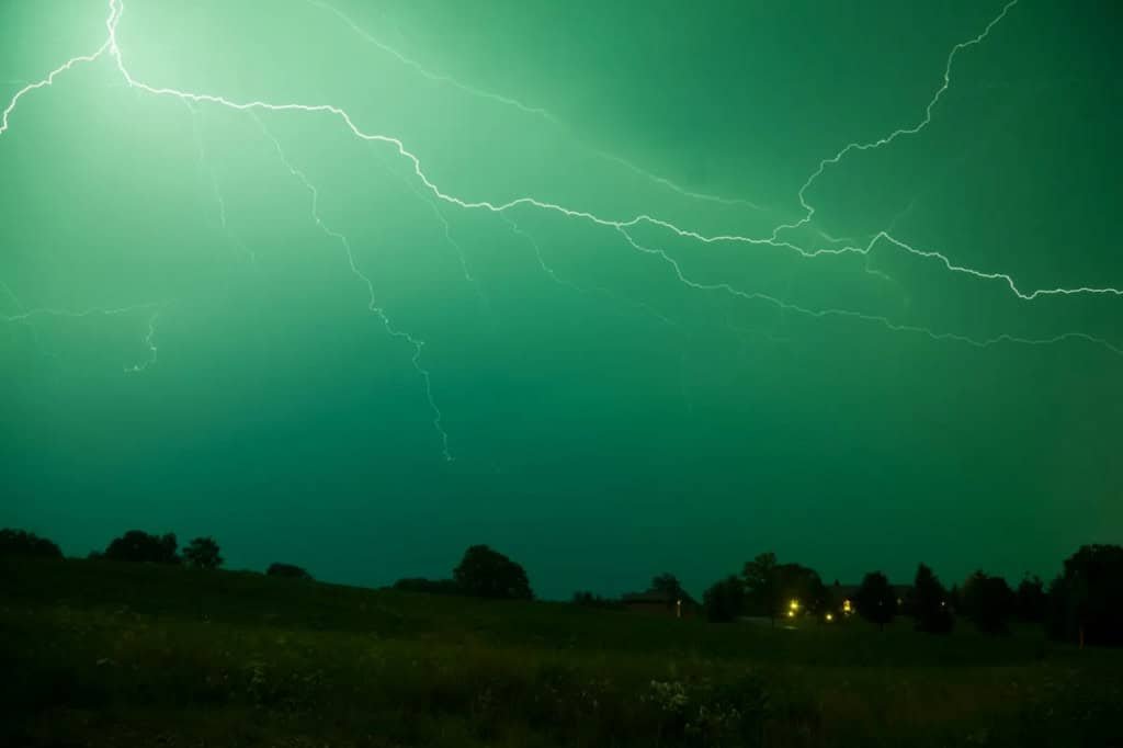 Céu fica verde e indica tempestade severa; saiba o motivo - Imagem do artigo original