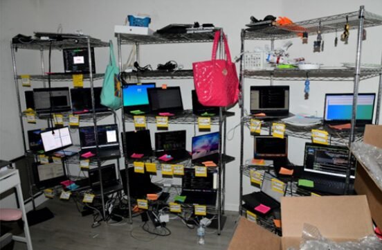 Hackers norte-coreanos montam “fazenda de laptops” nos EUA e cúmplice recebe 8,5 anos de prisão - Imagem do artigo original