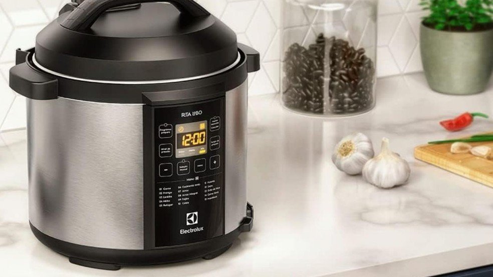 Electrolux apresenta cinco panelas elétricas Rita Lobo e promete agilizar o preparo das refeições - Imagem do artigo original