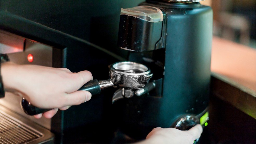 6 cafeteiras expresso caem de preço e garantem café profissional em casa - Imagem do artigo original