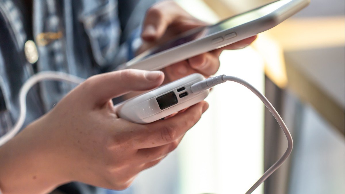 iPhone recebe 6 carregadores portáteis que aceleram recarga e cabem no bolso - Imagem do artigo original