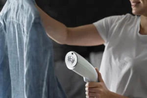 Lista revela 10 vaporizadores de roupas que economizam tempo em 2025