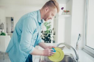 Descubra como escolher a pia de cozinha ideal: guia de tamanhos, modelos e materiais
