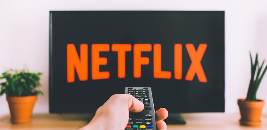Descubra a velocidade de internet ideal para ver Netflix e YouTube em 4K sem travar - Imagem do artigo original