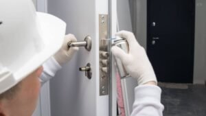 Troque ou Conserte? Guia Prático para Resolver Problemas com Fechaduras Antigas