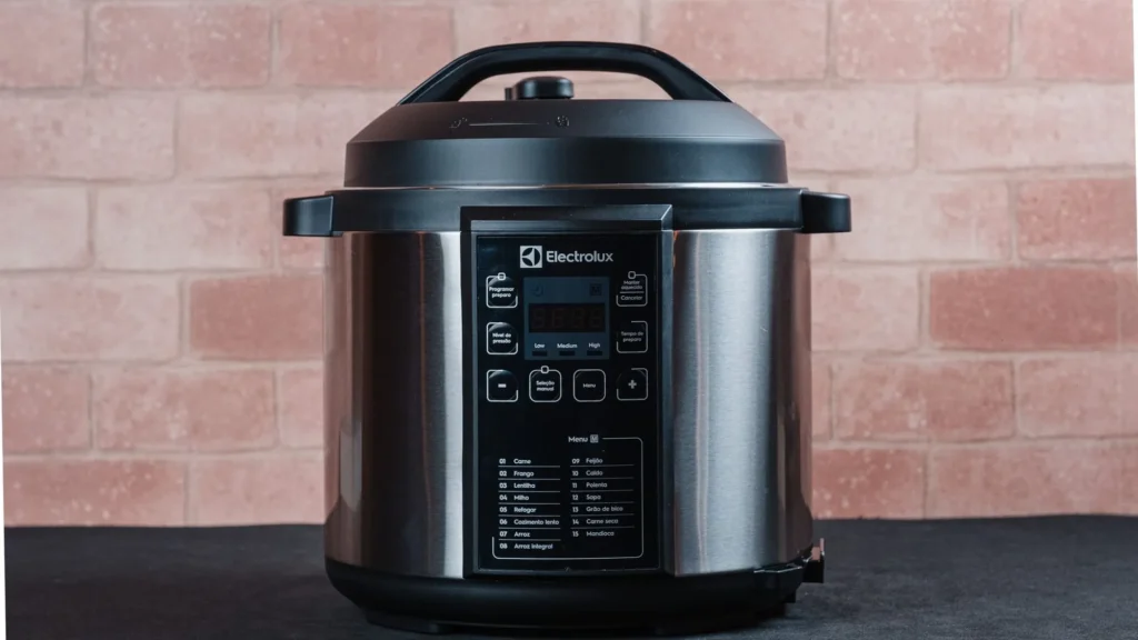 Panela de Pressão Elétrica Electrolux PCC20