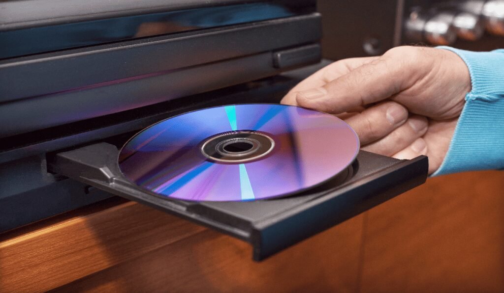 Discos ópticos decodificados: entenda CD, DVD e Blu-ray antes de armazenar seus dados - Imagem do artigo