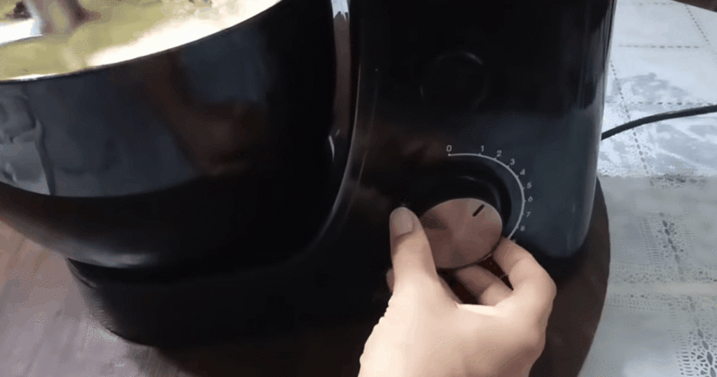 Batedeira Planetária Mondial 700 W: descubra se a potência vale o investimento - Imagem do artigo original