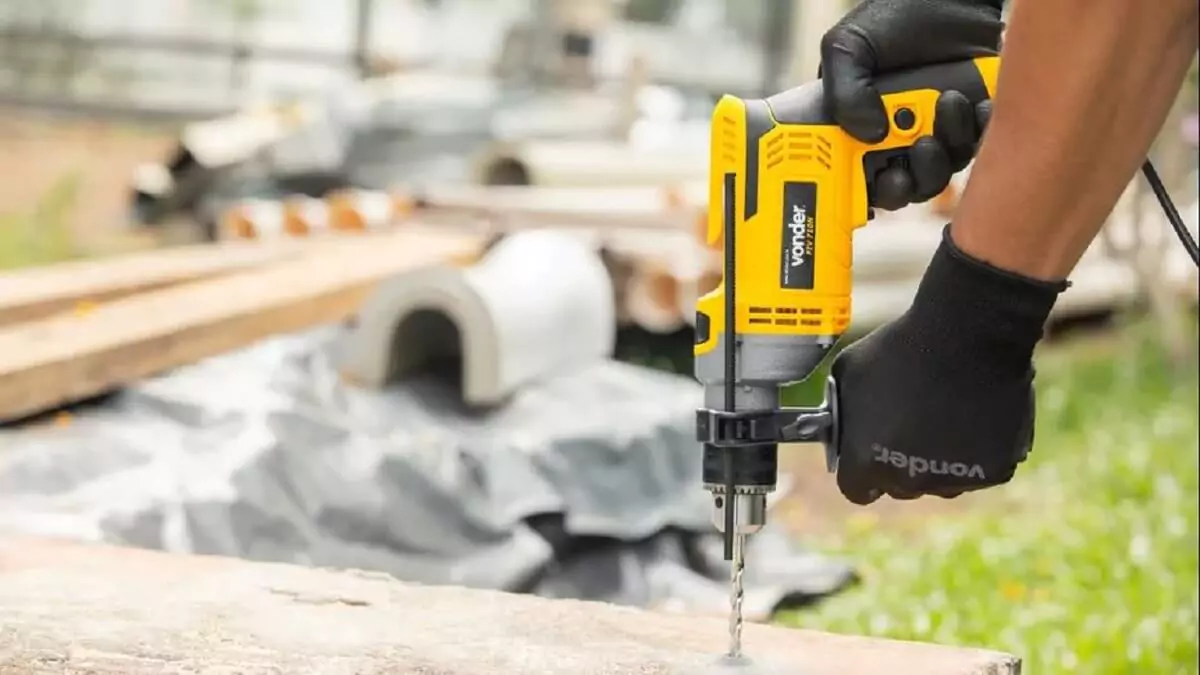 Furadeira de impacto: descubra se vale investir na ferramenta que atravessa concreto - Imagem do artigo