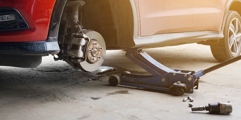 Descubra o macaco hidráulico ideal: segurança e praticidade para levantar seu carro sem erro - Imagem do artigo original