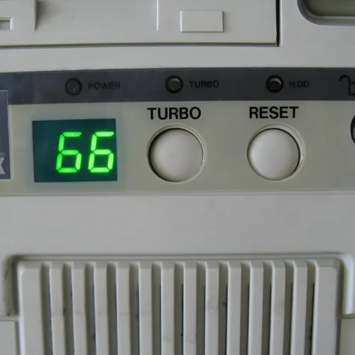 Botão Turbo do PC: entenda por que ele existia e nunca acelerou nada