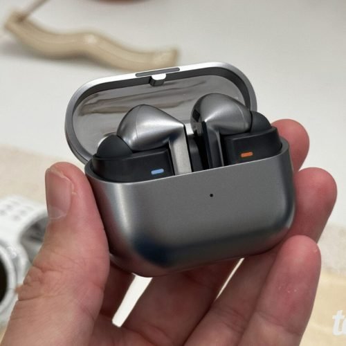 Galaxy Buds 3 Pro cai 55% e promete áudio Hi-Fi com IA: vale a pena?