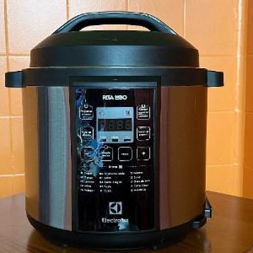 Panela de Pressão Elétrica Rita Lobo facilita o dia a dia e dribla o “custo Brasil”