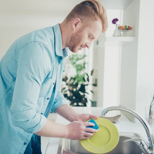 Descubra como escolher a pia de cozinha ideal: guia de tamanhos, modelos e materiais