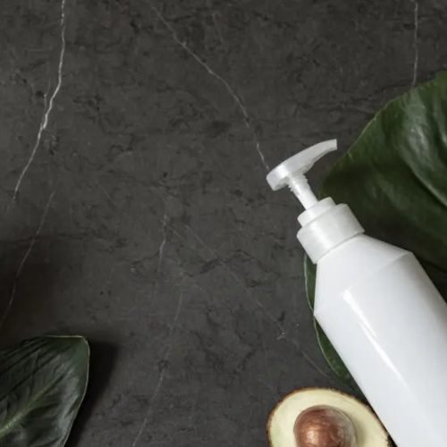 Shampoos Naturais: veja os 10 destaques de 2024 e escolha o ideal para o seu cabelo