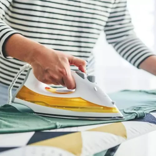 7 passos práticos para dominar o ferro a vapor e obter roupas impecáveis