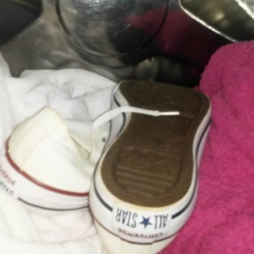 Secar tênis na secadora: guia rápido para evitar danos e ganhar tempo