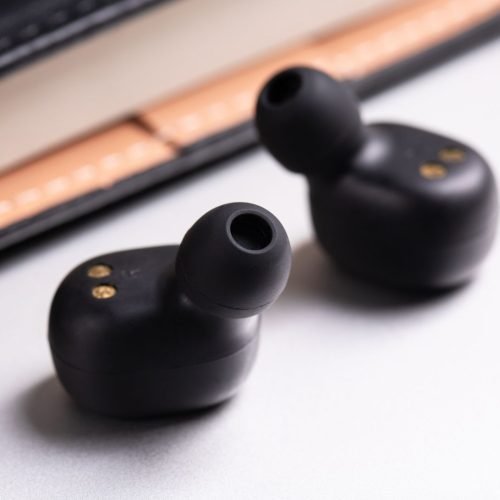 Fone Bluetooth ganha versatilidade e se consolida como escolha prática em 2025