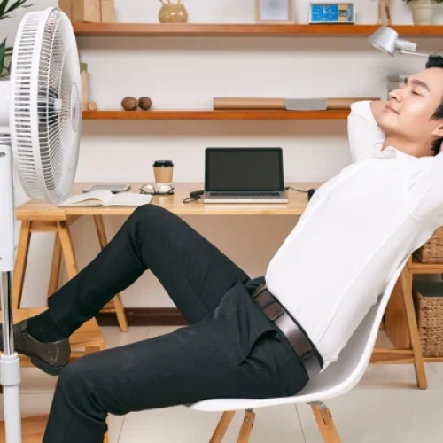 Ventiladores de coluna 2025: confira os 10 modelos que unem potência, silêncio e economia