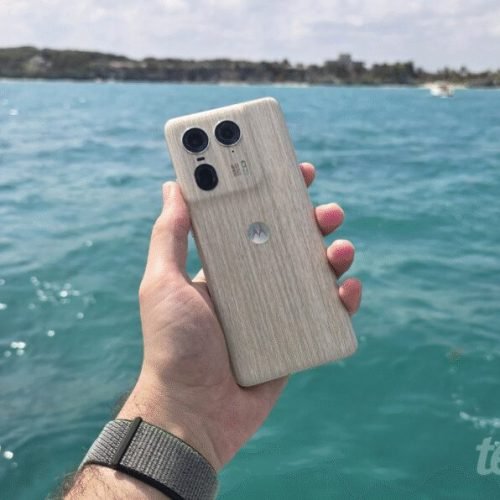 Motorola Edge 50 Ultra cai 49% e vira o flagship com melhor custo-benefício do mês