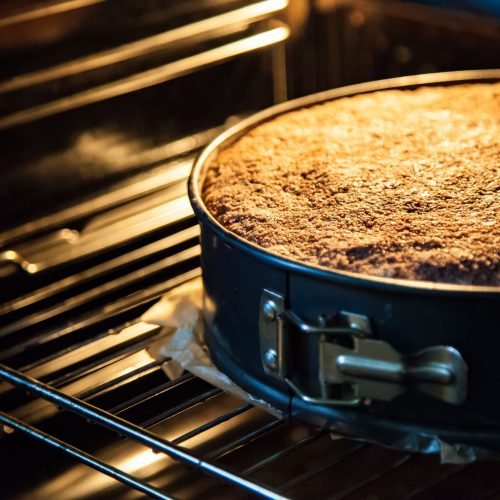 Forno elétrico certo: como escolher, usar e acertar no bolo de chocolate