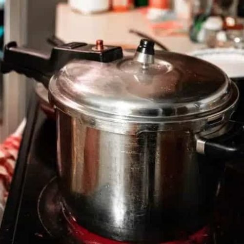 Panela de Pressão: Guia definitivo para comprar sem erro e cozinhar mais rápido