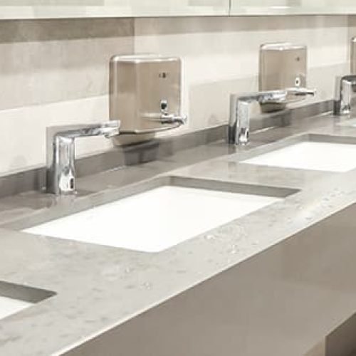 Torneira com sensor reduz germes e corta desperdício: vale o investimento?