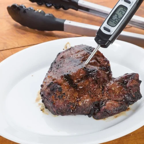 Termômetro culinário: como escolher o modelo certo e evitar carnes malpassadas