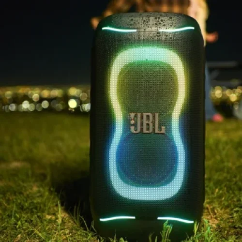 JBL PartyBox 130 chega ao Brasil com 200 W e bateria de 15 h: vale o investimento?