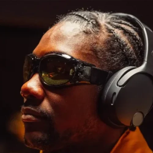 Skullcandy Crusher 1080 ANC reúne graves vibrantes e ANC da Bose com preço competitivo
