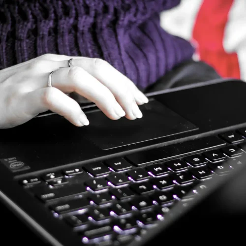 Guia essencial mostra como proteger seu notebook na universidade