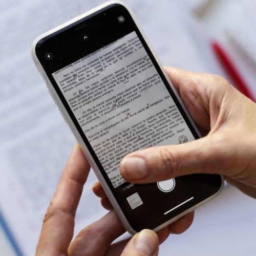 Como digitalizar documentos no celular com apps nativos de Android e iOS