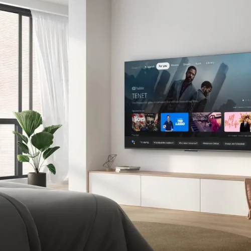 Smart TVs de 43″ recebem upgrades e ficam mais acessíveis no Brasil