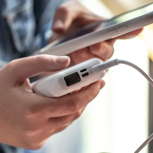 iPhone recebe 6 carregadores portáteis que aceleram recarga e cabem no bolso